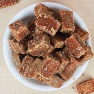 Jaggery (மன்டை வெல்லம்)